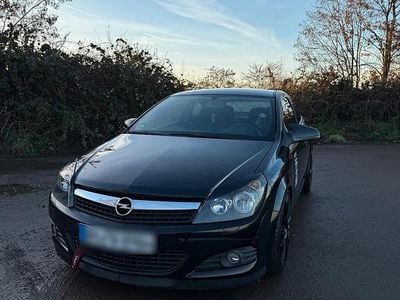 Gebraucht Opel Astra GTC 115 PS (84 kW) 2009 Schwarz Coupé
