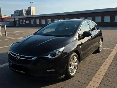 Gebraucht Opel Astra Innovation 125 PS (91 kW) 2017 Schwarz Limousine