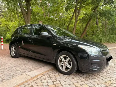 Używany Hyundai i30 Edition 110 KM (80 kW) 2009 Czarny Sedan/Limuzyna