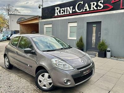 Begagnad Renault Clio II Expression 75 HK (55 kW) 2010 Grå Sedan