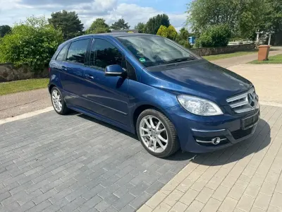 Gebraucht Mercedes B170 116 PS (85 kW) 2009 Blau Van / Kleinbus