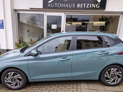 Grün Gebraucht 2024 Hyundai i20 Kleinwagen | 22.444 € (Fairer Preis)