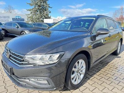 Gebraucht VW Passat Business 150 PS (110 kW) 2023 Grau Kombi