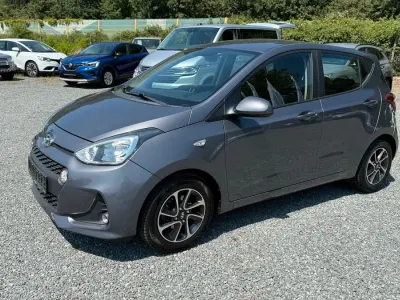 Gebraucht Hyundai i10 YES! 67 PS (49 kW) 2017 Star dust / met Kleinwagen