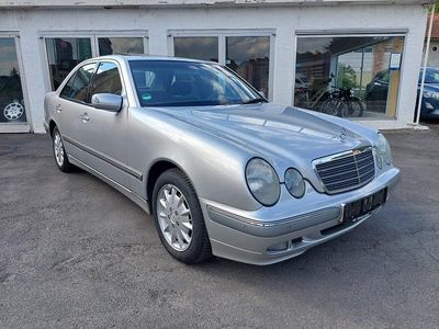 Gebraucht Mercedes E240 Elegance 170 PS (125 kW) 1999 Silber Limousine