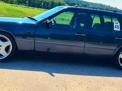 Gebraucht Mercedes E200 Avantgarde 136 PS (100 kW) 1996 Blau Limousine
