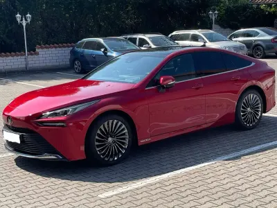 Gebraucht Toyota Mirai 182 PS (133 kW) 2023 Rot Limousine