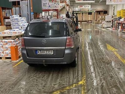 Gebraucht 2007 Opel Zafira Cosmo Van / Kleinbus | 1.450 € (Etwas zu teuer)