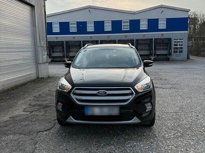 Gebraucht Ford Kuga 120 PS (88 kW) 2017 Schwarz SUV