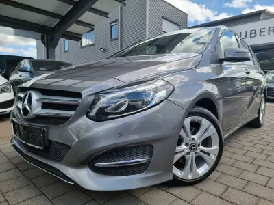 Gebraucht Mercedes B200 Edition 136 PS (100 kW) 2018 Grau Van / Kleinbus