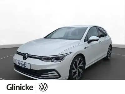 Gebraucht VW Golf VIII Style 190 PS (139 kW) 2022 Oryxweiß perlmutteffekt Limousine