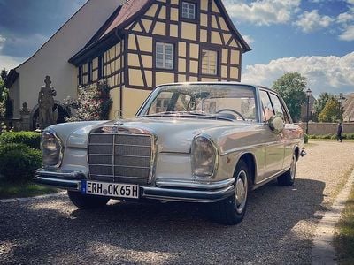 Second-hand Mercedes 250 131 CP (96 kW) 1967 Alb Berlinǎ