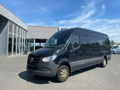 Gebraucht Mercedes Sprinter 170 PS (125 kW) 2023 Obsidianschwarz metallic Van