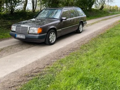 Second-hand Mercedes E250 90 CP (66 kW) 1993 Break