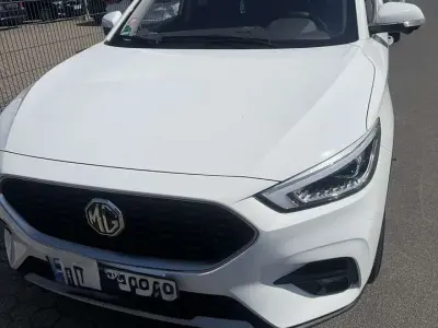 Käytetty MG ZS Luxury 106 HP (77 kW) 2024 Valkoinen Katumaasturi