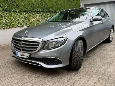 Gebraucht Mercedes E220 Exclusive 194 PS (142 kW) 2016 Silber Limousine
