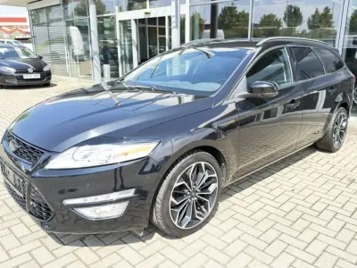 Gebraucht Ford Mondeo Champions Edition 140 PS (102 kW) 2013 Pantherschwarz metallic Kombi