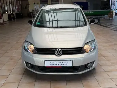 Brugt VW Golf VII Match 105 HK (77 kW) 2013 Guld Sedan