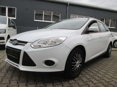 gebraucht Ford Focus Trend/SHZ / 2 HAND / KLIMA / SCHECKHEFT/TÜV NEU