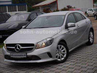Gebraucht Mercedes A180 122 PS (89 kW) 2015 Silber Limousine