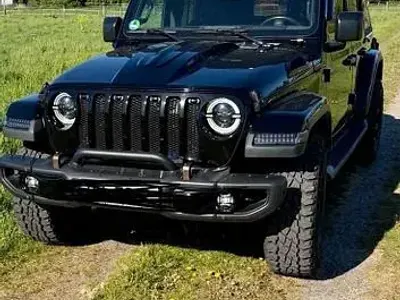 Käytetty Jeep Wrangler Sahara 272 HP (200 kW) 2021 Musta Katumaasturi