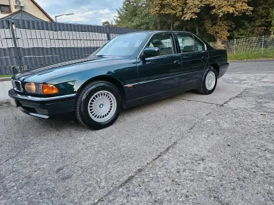 Usata BMW 750 326 CV (239 kW) 1995 Verde Berlina