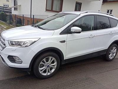 Gebraucht Ford Kuga Titanium 150 PS (110 kW) 2018 Weiß SUV