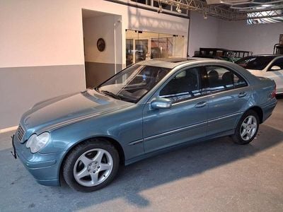 Blau Gebraucht 2000 Mercedes C200 Classic Limousine | 1.650 € (Guter Preis)