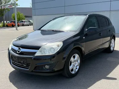 Brugt Opel Astra Edition 105 HK (77 kW) 2007 Sort Sedan