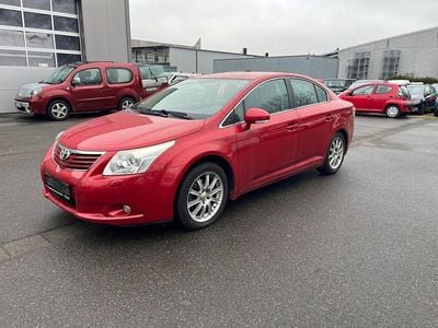 Gebraucht Toyota Avensis Executive 152 PS (111 kW) 2011 Rot Limousine
