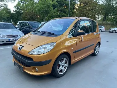 Gebraucht Peugeot 1007 109 PS (80 kW) 2006 Gold Van / Kleinbus