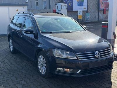 Gebraucht VW Passat 140 PS (102 kW) 2013 Schwarz Kombi