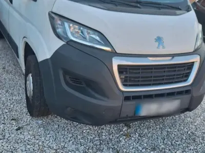 Gebraucht Peugeot Boxer 131 PS (96 kW) 2019 Weiß Van