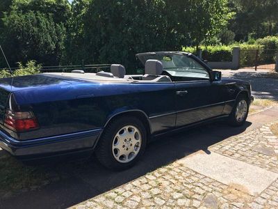 Mercedes E200