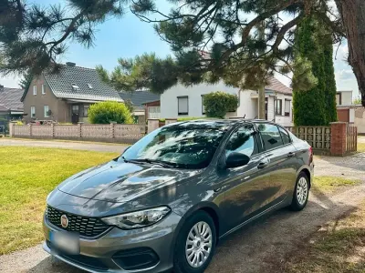 Gebraucht Fiat Tipo 95 PS (69 kW) 2017 Grau Limousine