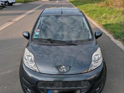 Usata Peugeot 107 68 CV (50 kW) 2013 Grigio Utilitaria