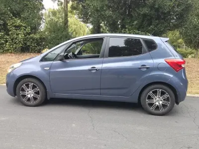 Gebraucht Hyundai ix20 Classic 90 PS (66 kW) 2011 Blau Kleinwagen