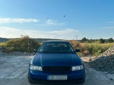 Gebraucht Audi A4 110 PS (80 kW) 1998 Blau Limousine