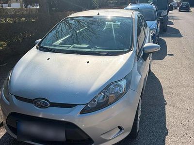 Gebraucht Ford Fiesta 60 PS (44 kW) 2009 Grau Kleinwagen