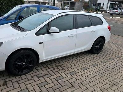 Gebraucht Opel Astra 110 PS (80 kW) 2011 Weiß Kombi