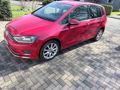 Begagnad VW Golf Sportsvan Allstar 110 HK (80 kW) 2016 Röd Minibuss