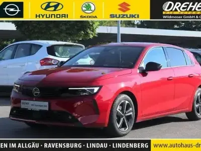Gebraucht Opel Astra Edition 110 PS (80 kW) 2024 Peperoncino red (metallic) Kleinwagen