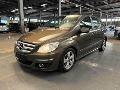Gebraucht Mercedes B200 140 PS (102 kW) 2011 Van / Kleinbus