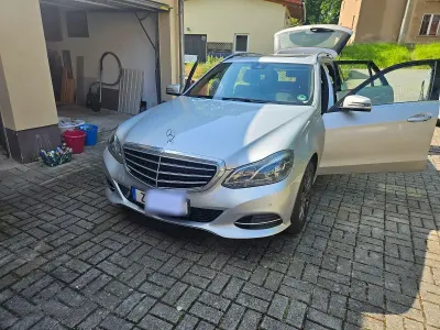 Gebraucht Mercedes E220 Avantgarde 170 PS (125 kW) 2015 Silber Kombi
