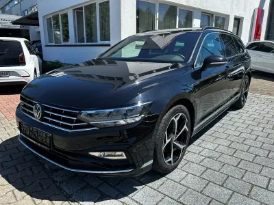 Gebraucht VW Passat R-line 200 PS (147 kW) 2023 Schwarz Kombi