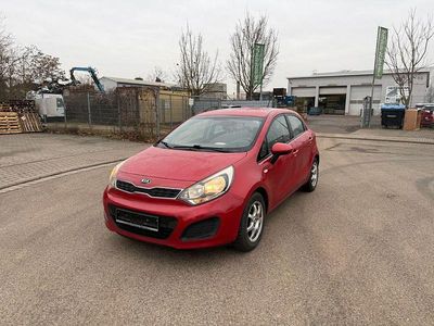 Gebraucht Kia Rio Edition 7 86 PS (63 kW) 2012 Rot Limousine