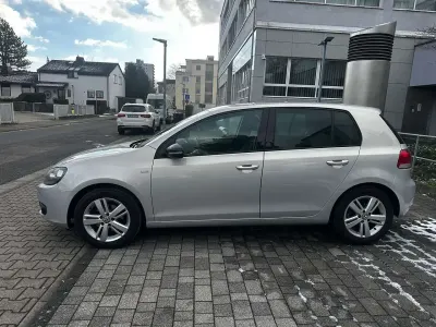 Gebraucht VW Golf VII Match 105 PS (77 kW) 2012 Limousine