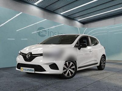 Weiß Gebraucht 2023 Renault Clio V Equilibre Limousine | 14.940 € (Fairer Preis)