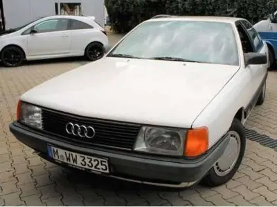 Gebraucht Audi 100 113 PS (83 kW) 1990 Silber Limousine