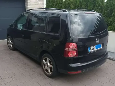 Gebraucht VW Touran Trendline 140 PS (102 kW) 2009 Schwarz Van / Kleinbus